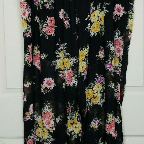 Torrid Wide Leg Pants Black Floral Chiffon 3X - Picture 3 of 5